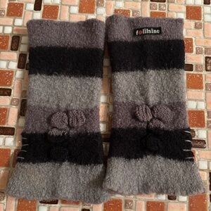 Folilaine wool wrist warmers